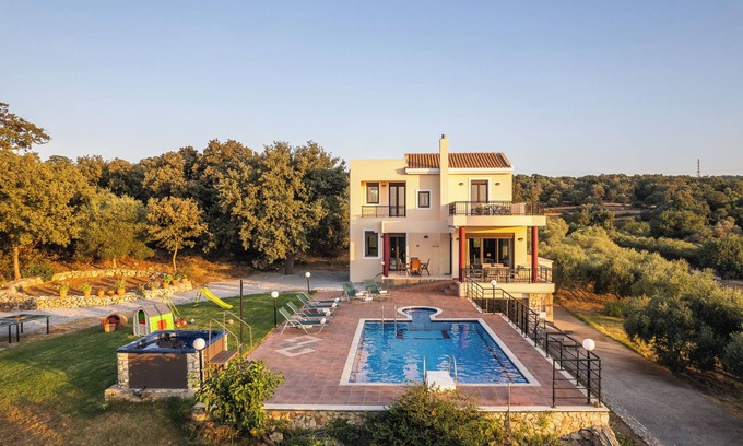 Prines Villa | Luxurious countryside villa - private pool - close to nature