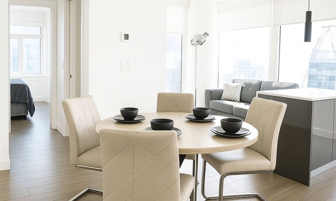 Beltline Condo | Luxurious downtown condo | gym | A/C | heated underground parking