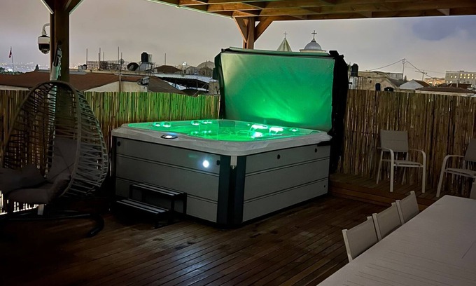 Old City Apartment | Luxurious Duplex in heart of Old City