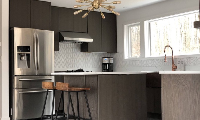 Ashley Falls House | Luxurious Mountain Retreat - Private 40-Acre Family Haven