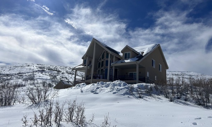 Fairview Cabin | Luxurious retreat nestled near Fairview, Utah! Perfect for family reunions!