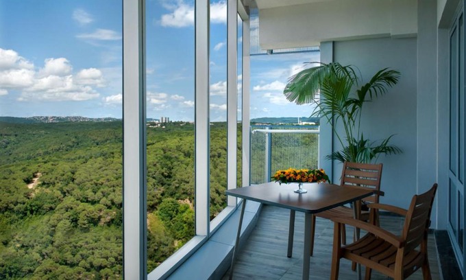 Maslak Apartment | Luxurious Studio with Shared Pool and Refreshing View in Maslak