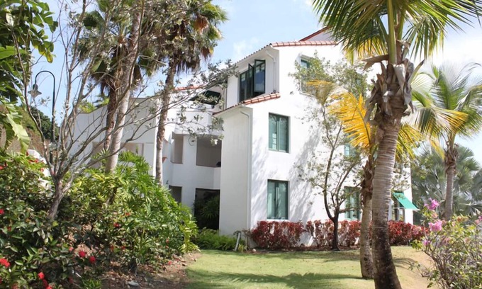 Mameyes II Villa | Luxurious Villa with two golf carts included