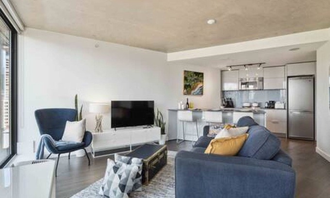 Gastown Apartment | Luxury 1BR Condo, Downtown Vancouver!