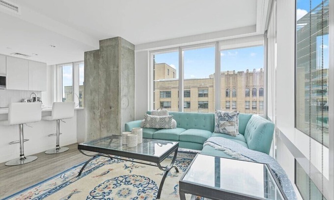 West Fens Apartment | luxury 2 bedrooms with 2 bathroom in Fenway Boston