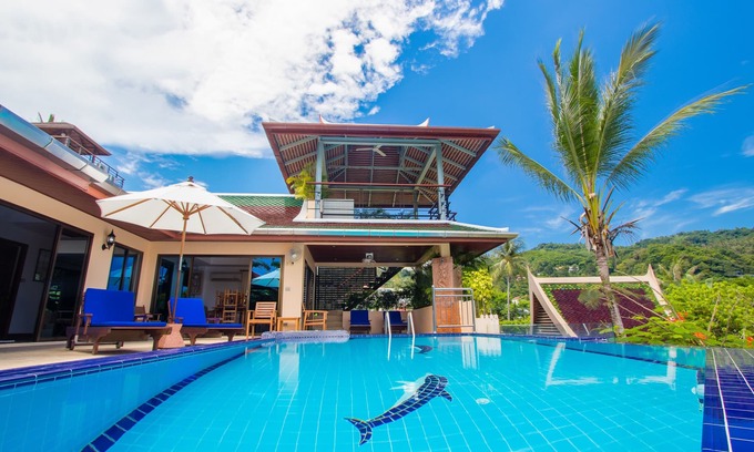 Kata Villa | Luxury 4 bed villa, rooftop infinity pool w/Ocean Views