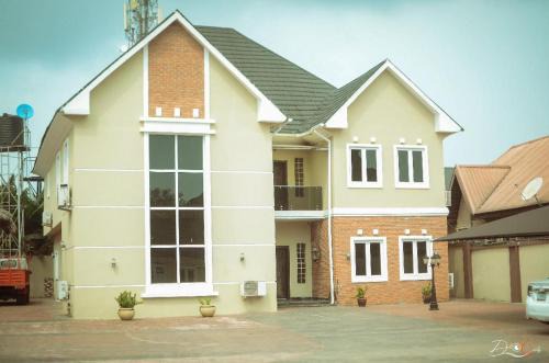 Asaba Apartment | Luxury 4 bedroom apartment