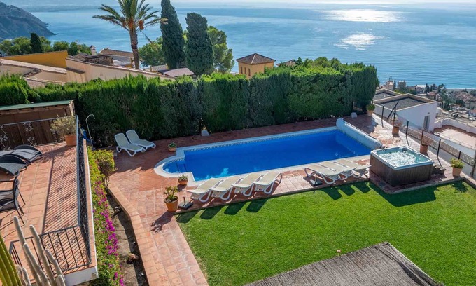 Velilla-Taramay Villa | Luxury 8 bedroom, 5 bathroom villa with stunning view and private pool and gardens