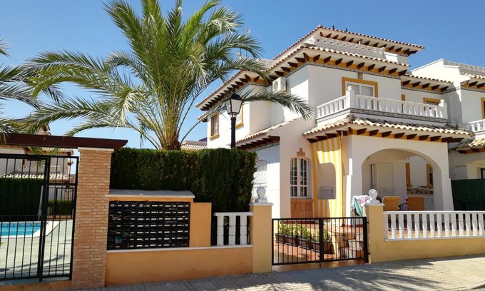 La Marina House | Luxury and comfort in La Marina, with sea views at El Pinet beach