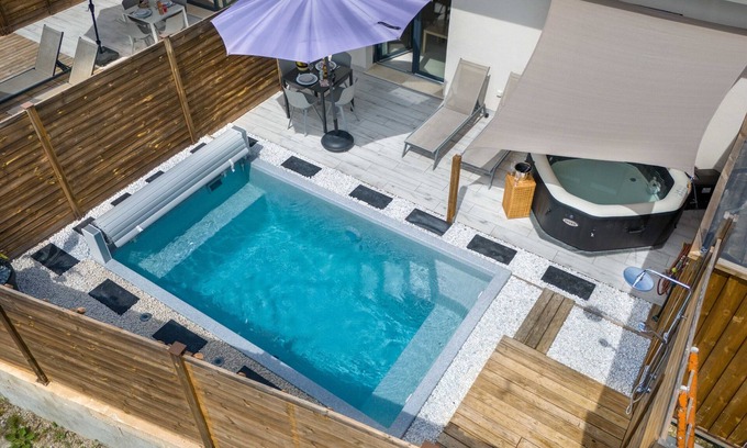 Roquefort-les-Pins Apartment | Luxury apartment, private spa & heated pool