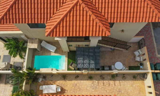 Gold Coast Apartment | Luxury Apartment in Malmok, Aruba