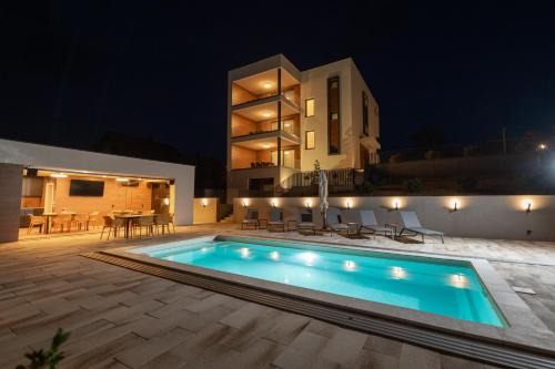 Ivanic-Grad Apartment | Luxury apartments Villa Wood with spa and heated pool NEW
