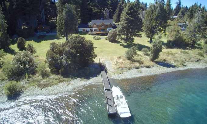 Llao Llao Villa | LUXURY LAKESIDE VILLA