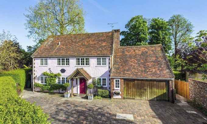 Funtington House | Luxury Brick and Flint House in Funtington