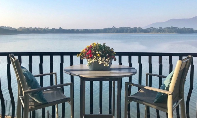 Newcastle Apartment | Luxury bright, spacious, stylish apartment with stunning mountain & bay views