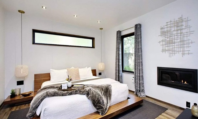 Rhododendron Cabin | Luxury Cabin in the Woods With Hot Tub near creek