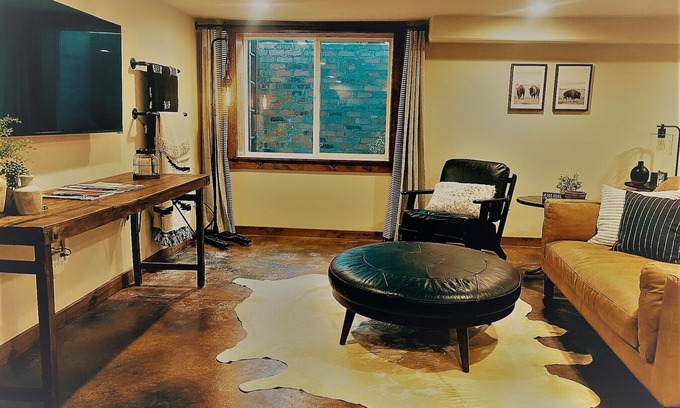Wenatchee Apartment | Luxury Cellar Apartment with Private Patio and Hot Tub