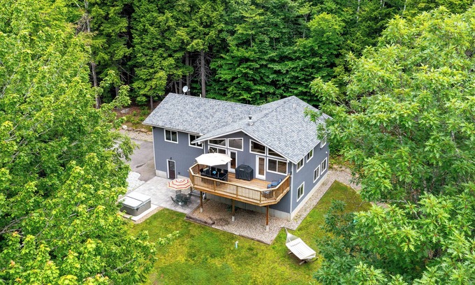 Jackson Ski Chalet | Luxury chalet nr Attitash w/fireplace-3 br;2+ba