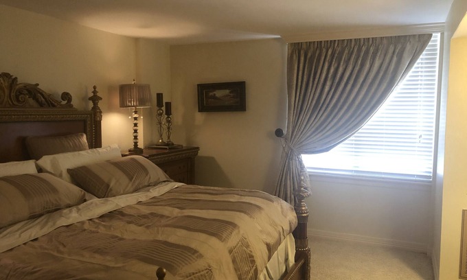 Uptown Condo | Luxury Condo Apartment/Galleria