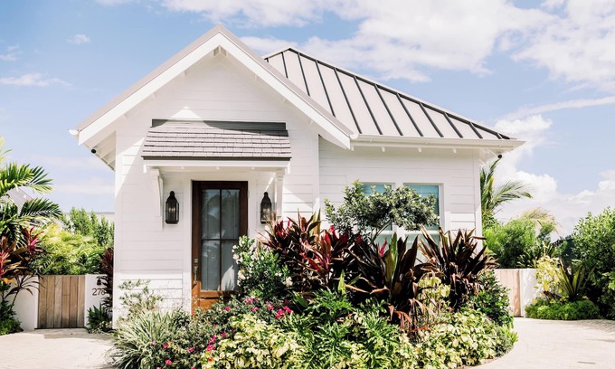 Seven Mile Beach Cottage | Luxury Cottage, 1bd/1ba, desk | Pool+7 Mile Beach