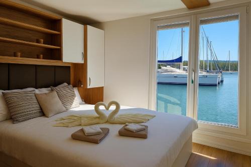 Piran Boat Rental | Luxury Floating Sea House Star Line - Marina Portorož