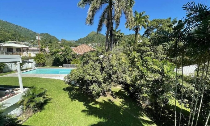 Maraval House | Luxury Hibiscus House