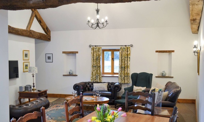Llanvair Kilgeddin Cottage | LUXURY HOLIDAY COTTAGE- 5 MIN FROM ABERGAVENNY THE GATEWAY TO WALES