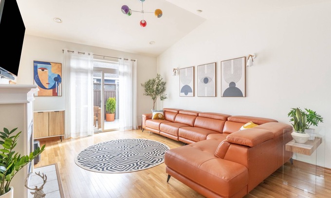 Guide Meridian House | Luxury Home | Reading & Game Room | Outdoor Dining by RedAwning