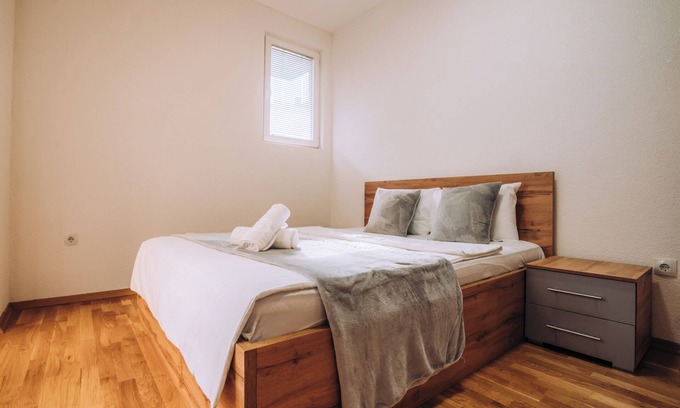 Ohrid Apartment | Luxury Lake Nearby Free Parking Pet Friendly APT