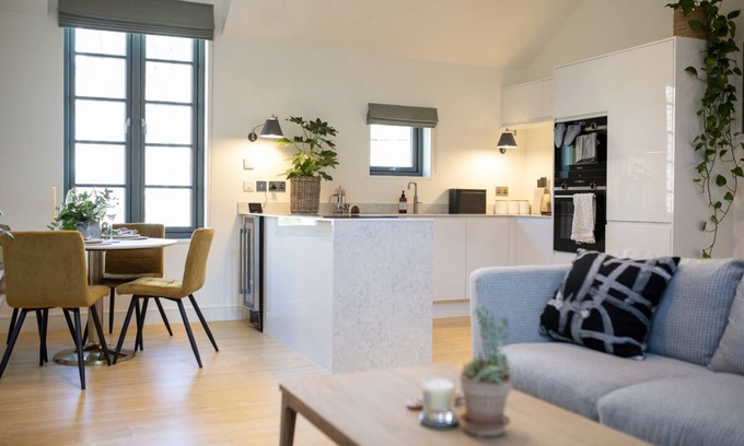 Kelvinbridge House | Luxury Mews Cottage in Park district, Glasgow