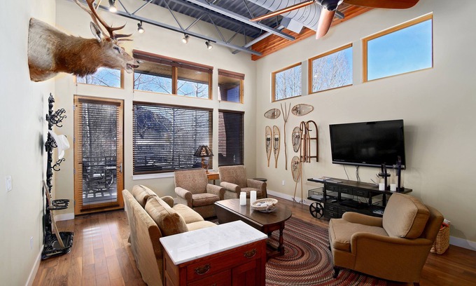 Eagle Condo | Luxury Mountain Loft in the heart of Eagle Ranch