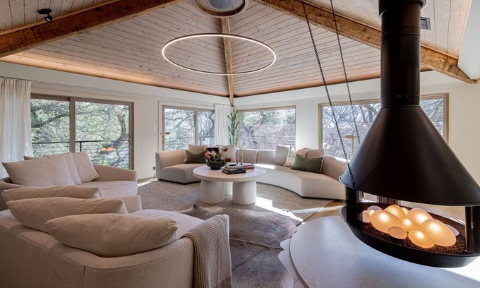 Austin House | Luxury & Nature: High-End Design, Multi-Level Spaces & Views Near Zilker Park