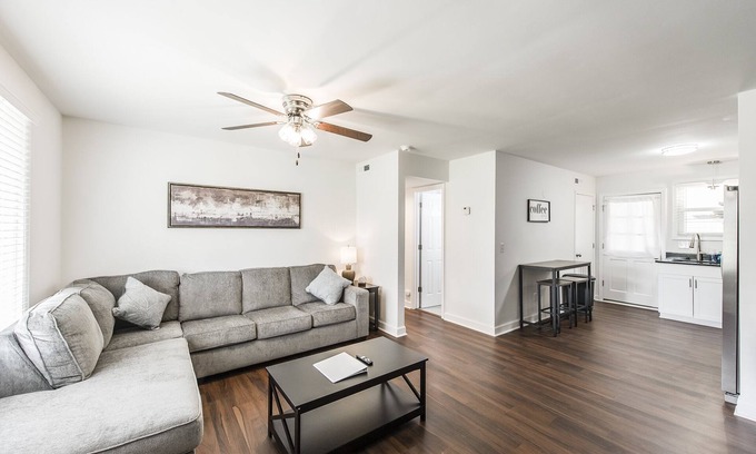 Gallatin House | Luxury North of Nashville Retreat- Easy Lake Access