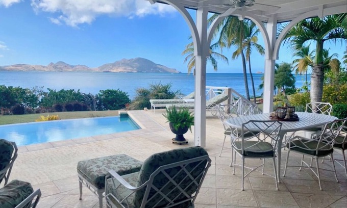 Cliffdwellers House | Luxury Ocean Front Villa Spectacular View Private Infinity Pool Perfect Location