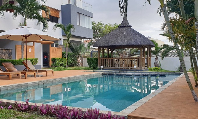 Wolmar Apartment | Luxury Penthouse - 220m2 - 3 bedrooms - Large open sky rooftop terrace(private)