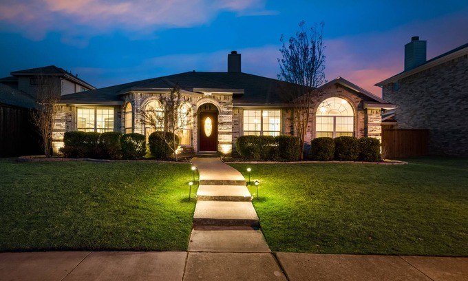 Rowlett Villa | Luxury Pool Home with HotTubn