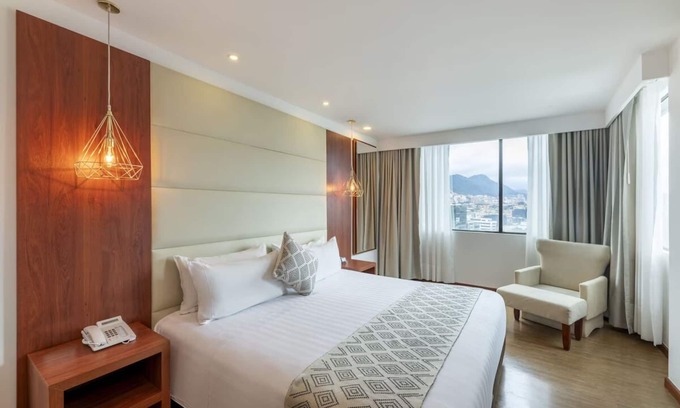Calle 100 Hotel | Luxury Redefined! Free Parking, Short Drive to Parque de la Independencia