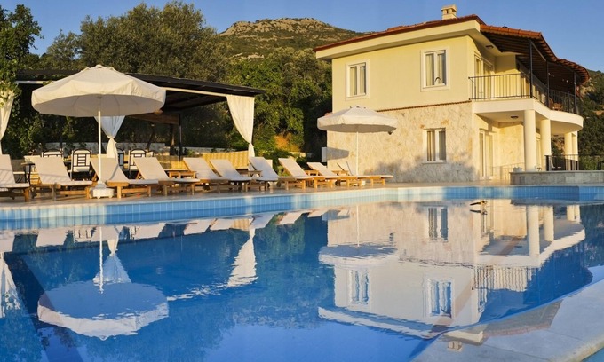 Islamlar Villa | Luxury secluded five bedroom Villa Heated Pool Jacuzzi, Unobstructed views