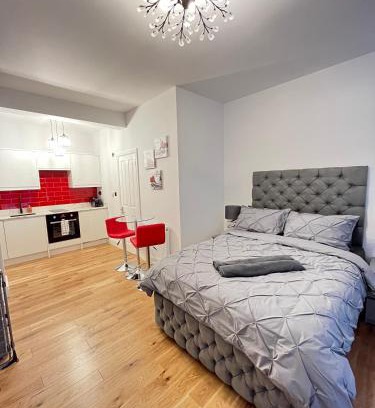 Hoe Street Apartment | Luxury Studio Apartment in London - Walthamstow Village - E17