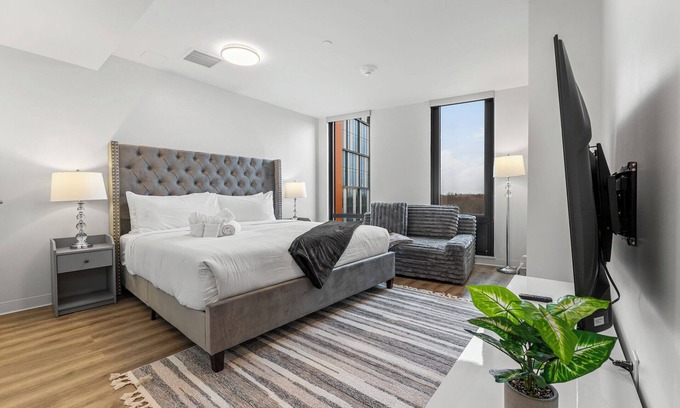 Lower Allston Apartment | Luxury Studio near Harvard 0625