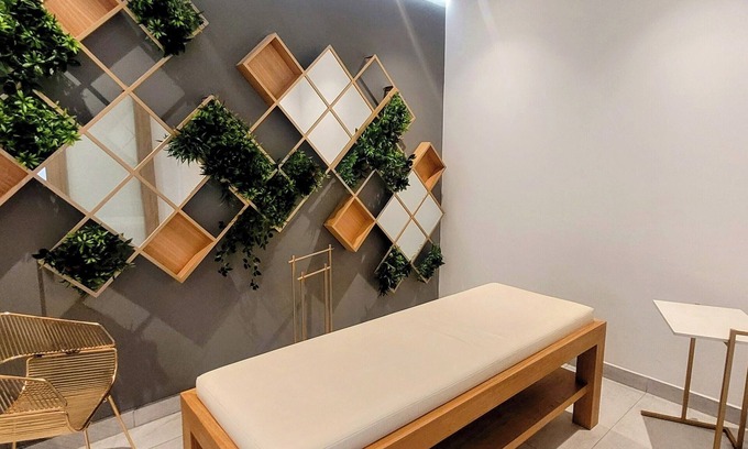 Quito Apartment | Luxury suite in the financial center of Quito with acces to spa, pool, and more