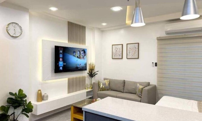 Malabanias Apartment | Luxury Suite near Clark Airport