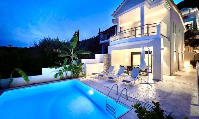 Perigiali Villa | Luxury Villa Agios Dimitrios with private pool