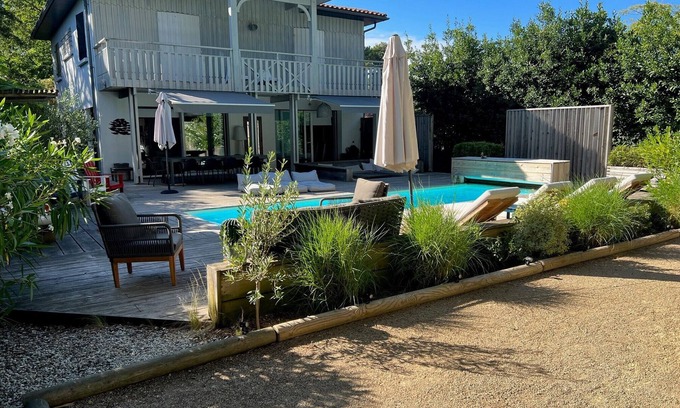 Piraillan Villa | Luxury villa Cap Ferret 5 bedrooms 5 bathrooms + swimming pool + pétanque