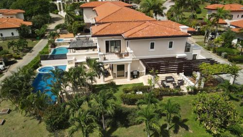 Pristine Bay Villa | Luxury Villa In Prestigious Pristine Bay, Home Of The Black Pearl Golf Course