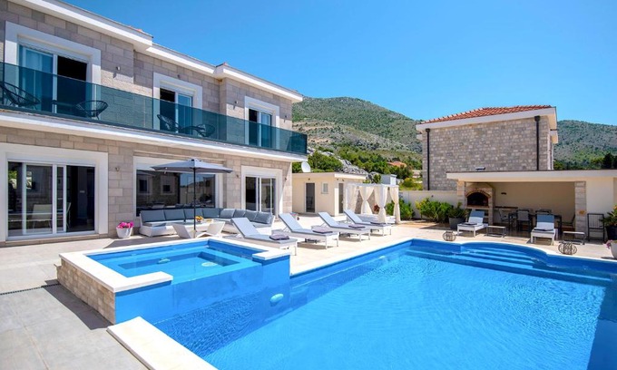 Ravno Villa | Luxury Villa Miriam with private pool and jet pool near Dubrovnik