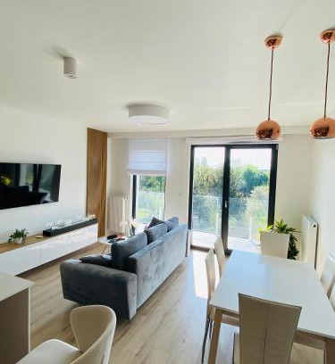 Czyzyny Apartment | Luxury White Apartment in Park Lotników