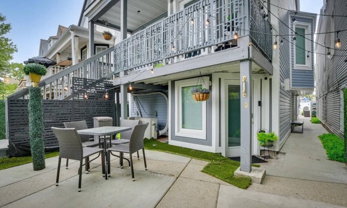 Logan Square House | Lynx606