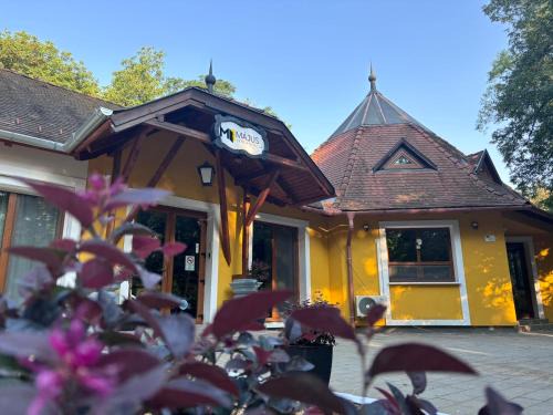 Szombathely Bed & Breakfast | Május 1 Vendégház - Szombathely