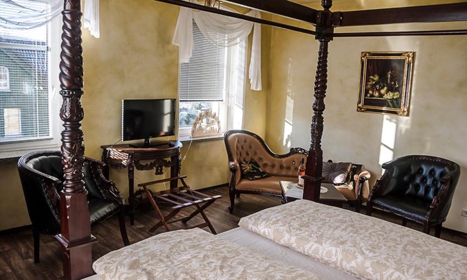 Growaltersdorf Apartment | Märchenpension Rotkäppchen und der Wolf